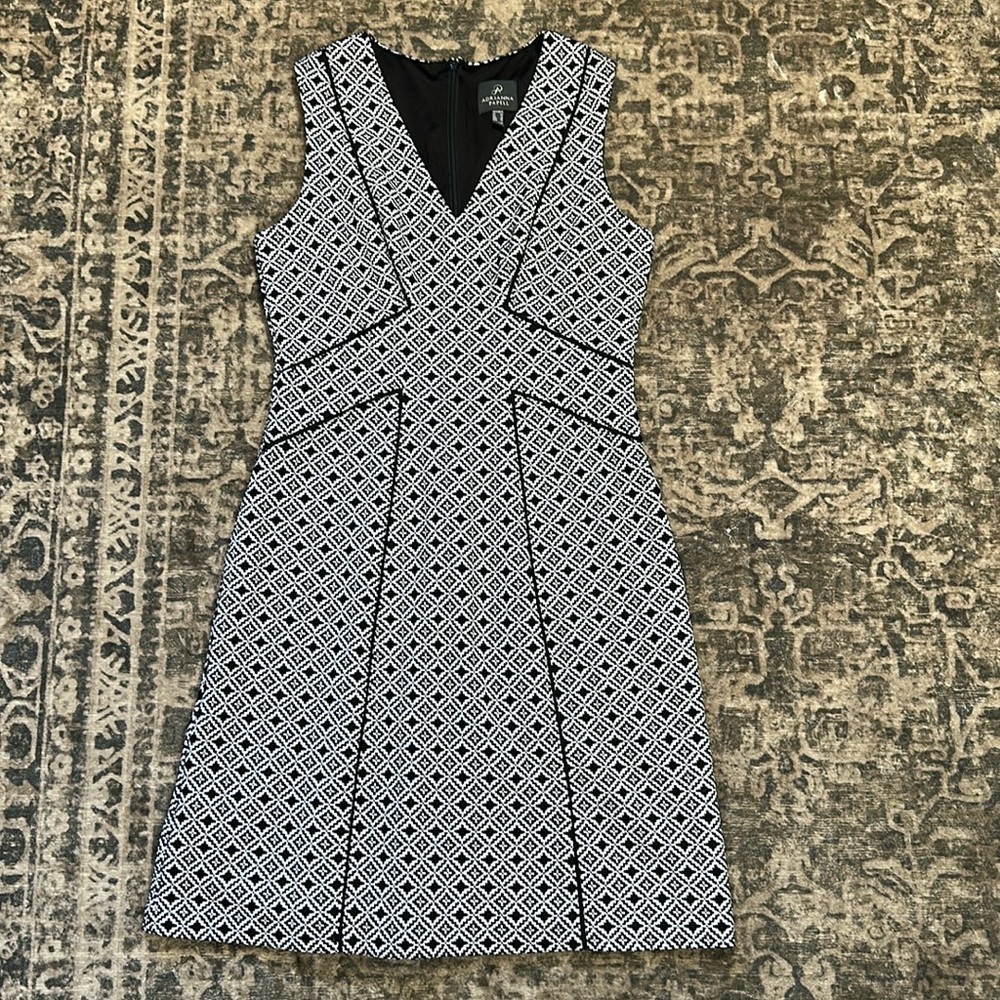Adrianna Papell Black and White Mini Dress V Neck Size 8 - Picture 2 of 10